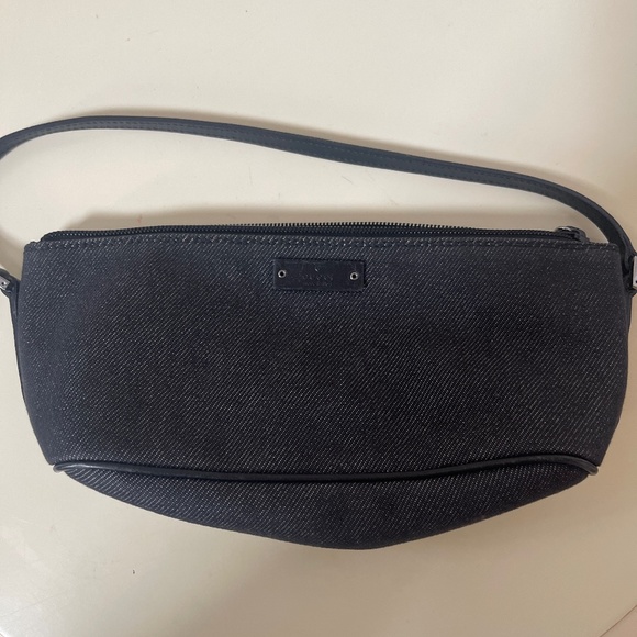 Gucci purse - Picture 1 of 2
